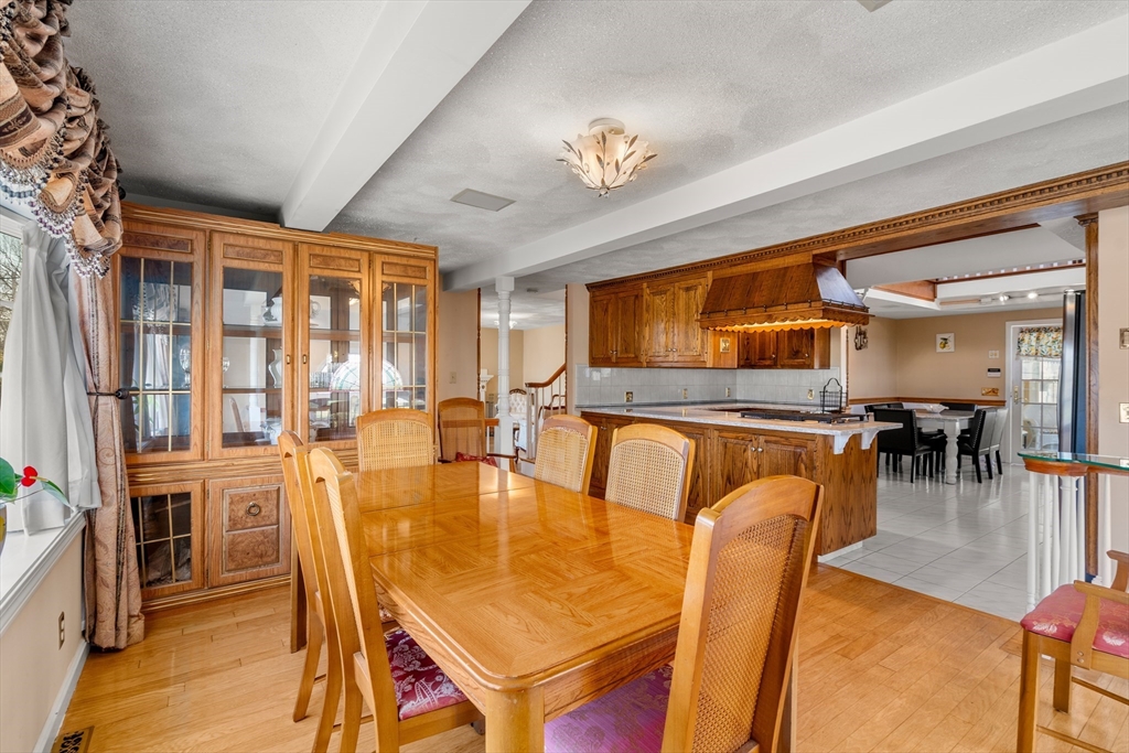 113 Temple Road Waltham, MA 02452 - Photo 10 of 35