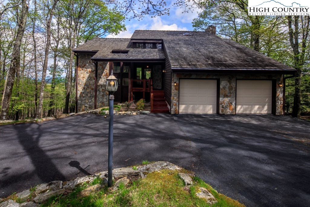 218 Grassy Gap Loop Road Beech Mountain, NC 28604 - Photo 4 of 50 Gallery Image 4