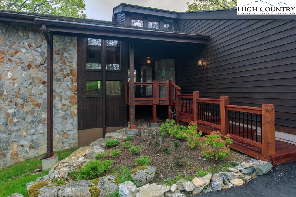 218 Grassy Gap Loop Road Beech Mountain, NC 28604 - Photo 6 of 50 Gallery Image 6