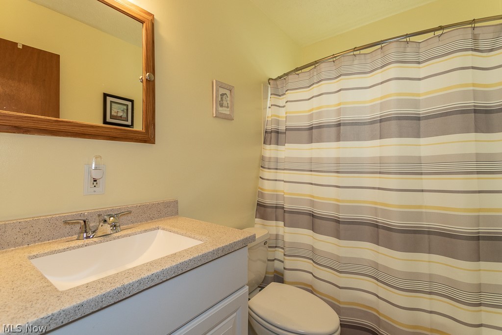 30116 Forestgrove Road Willowick, OH 44095 - Photo 32 of 33 1st Floor Full Bath