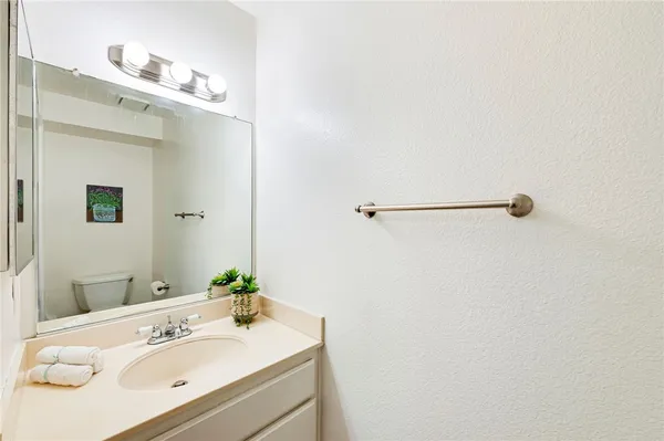 $559,000 | 16331 Cornuta Avenue, Unit E, Bellflower, CA 90706