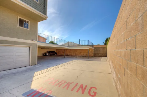 $559,000 | 16331 Cornuta Avenue, Unit E, Bellflower, CA 90706