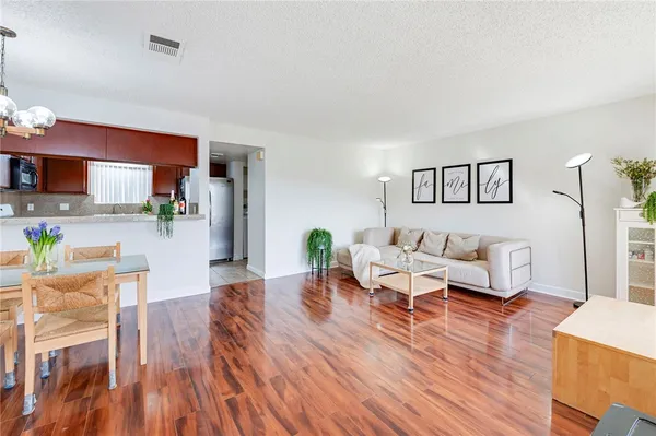 $559,000 | 16331 Cornuta Avenue, Unit E, Bellflower, CA 90706