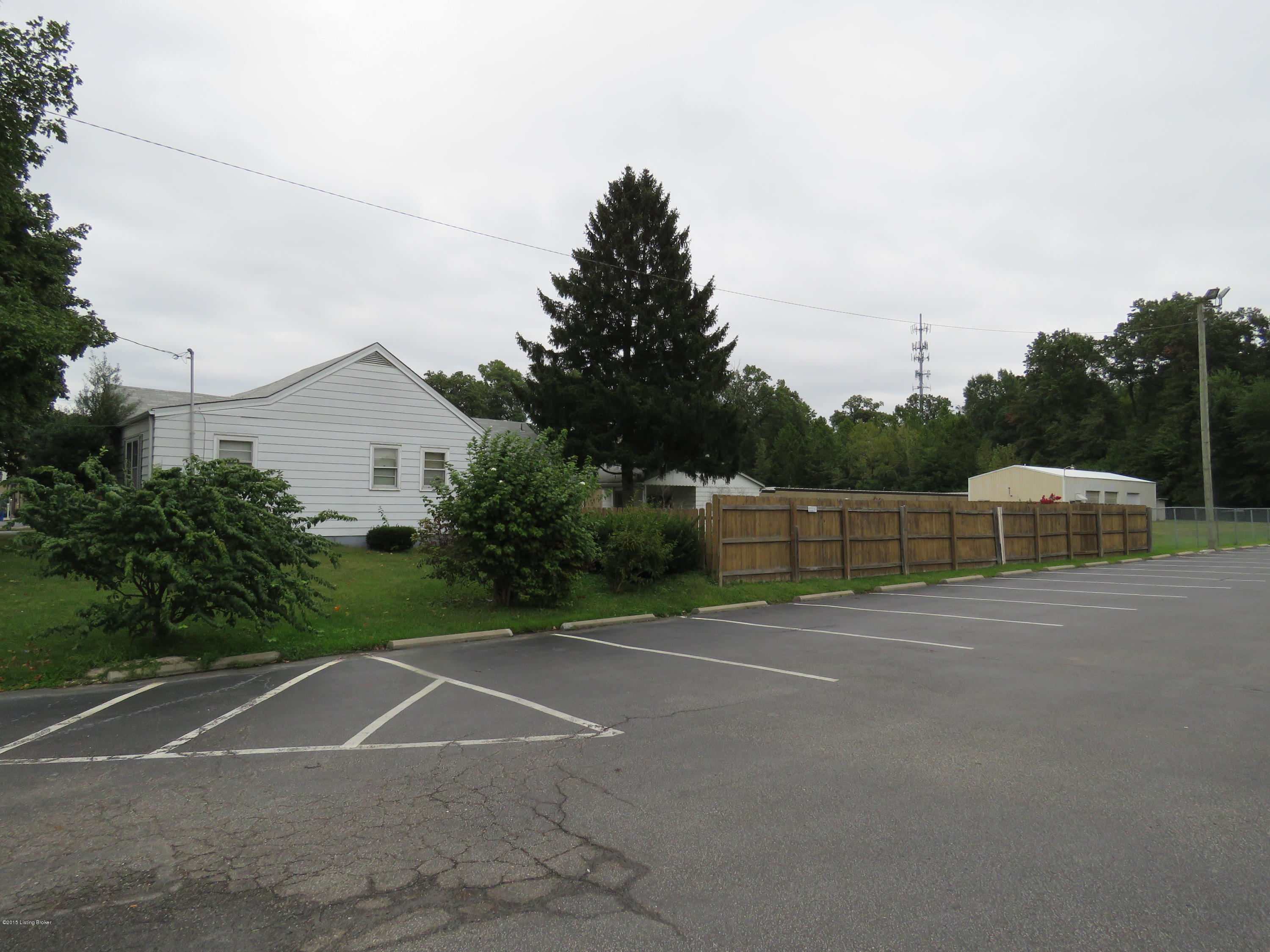 4829 Poplar Level Road Louisville, KY 40213 - Photo 29 of 55 IMG_1670