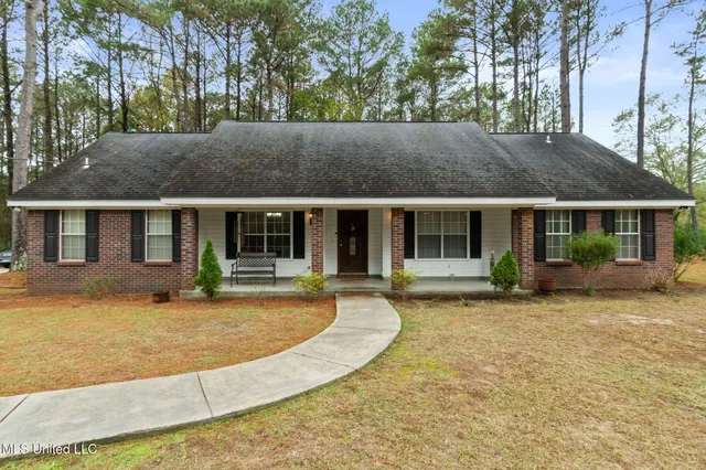 $269,500 | 48 J Shows Drive, Seminary, MS 39479