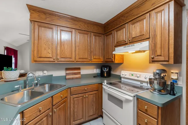 $269,500 | 48 J Shows Drive, Seminary, MS 39479