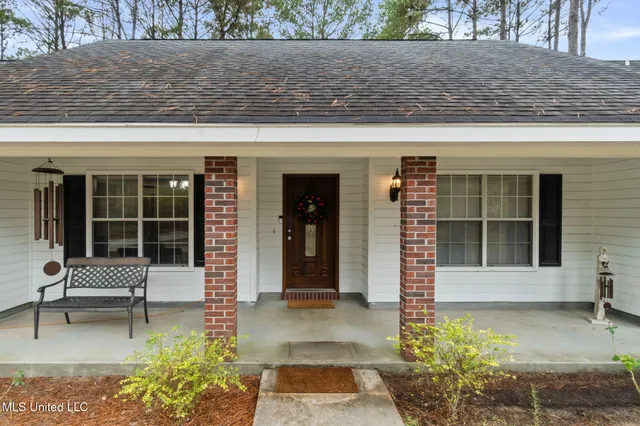 $269,500 | 48 J Shows Drive, Seminary, MS 39479