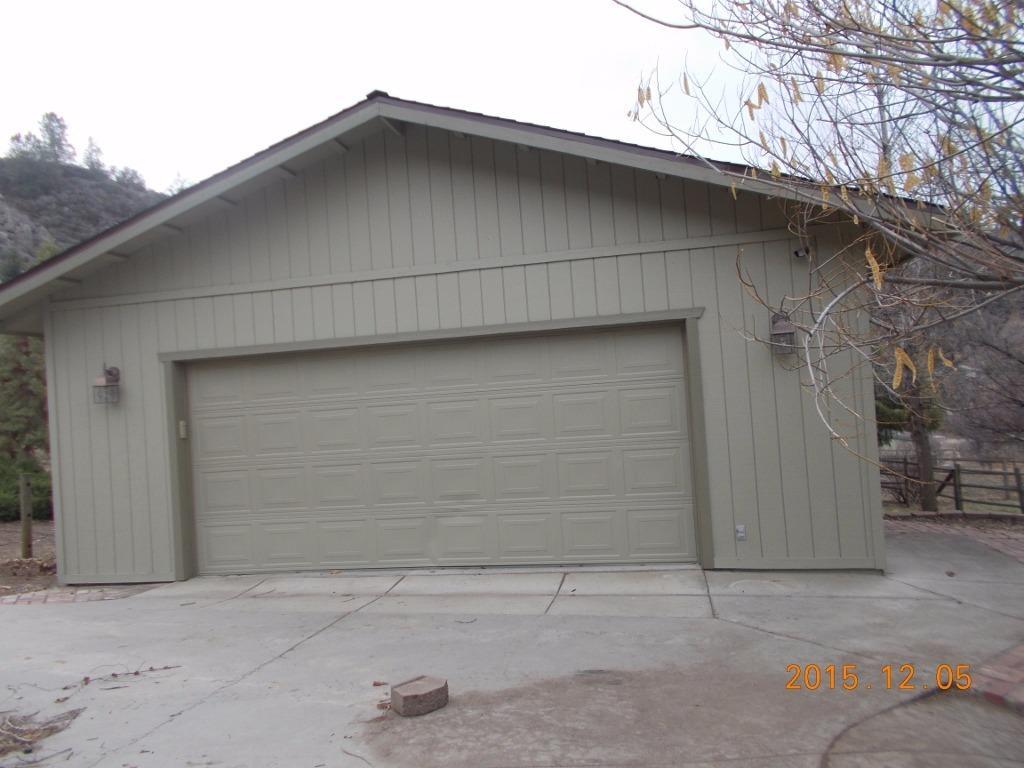 29581 Butterfield Way Tehachapi, CA 93561 - Photo 4 of 5 a backyard of a house