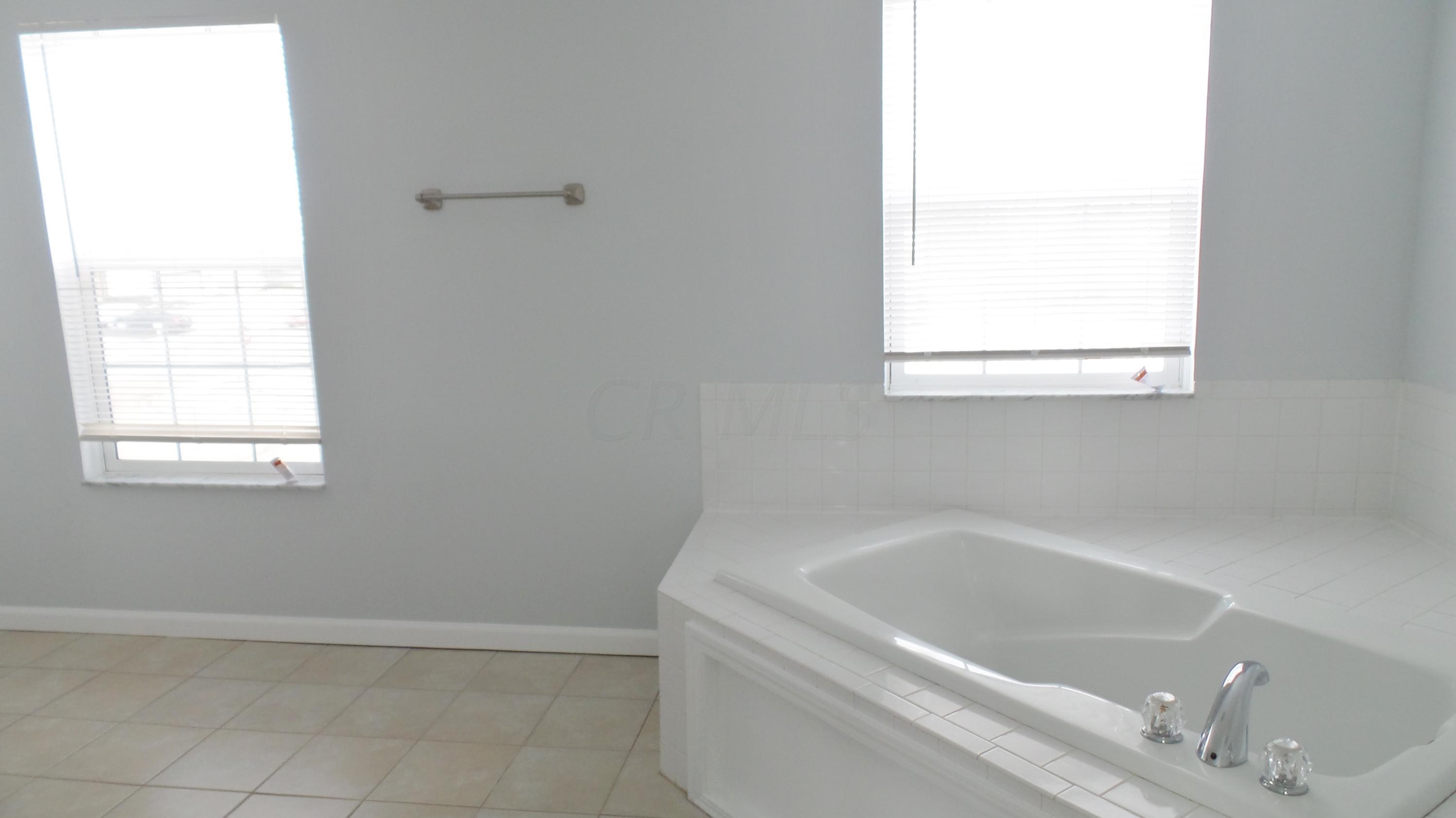 7892 Pinehill Road Lewis Center, OH 43035 - Photo 15 of 37 Gallery Image 15
