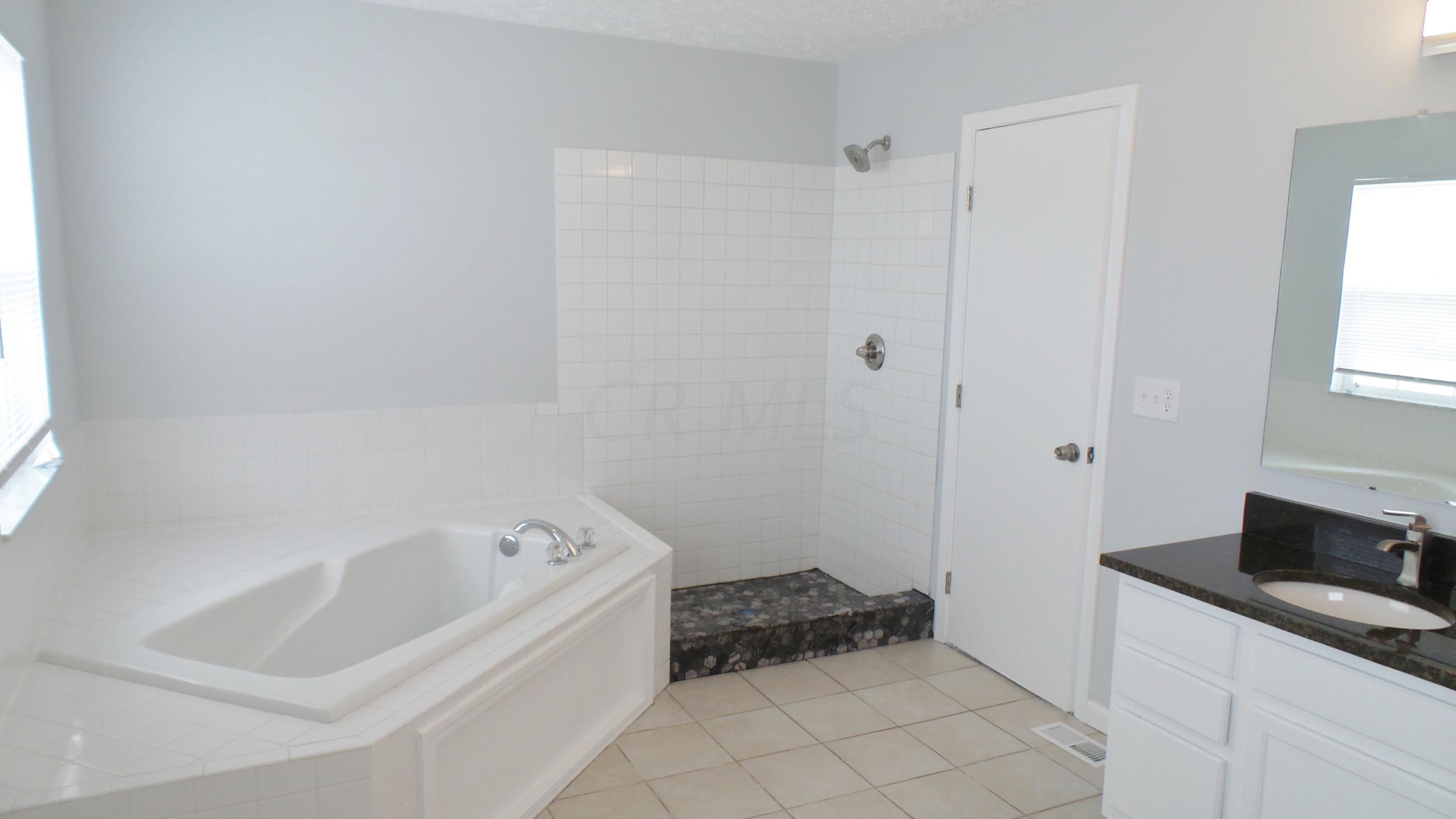 7892 Pinehill Road Lewis Center, OH 43035 - Photo 16 of 37 Gallery Image 16