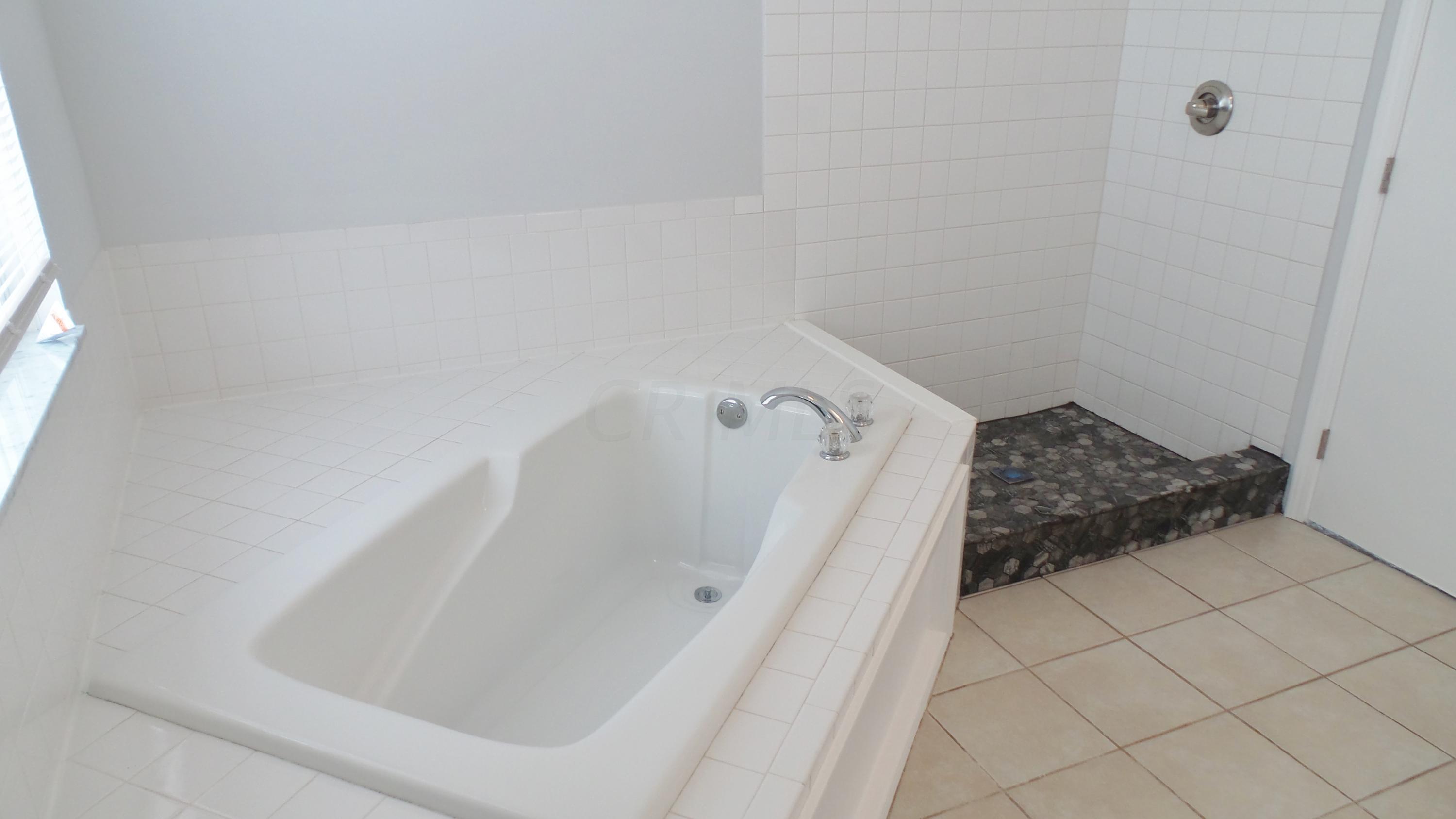7892 Pinehill Road Lewis Center, OH 43035 - Photo 19 of 37 Gallery Image 19
