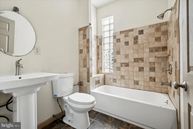 $2,300 | 1632 Willington Street, Philadelphia, PA 19121