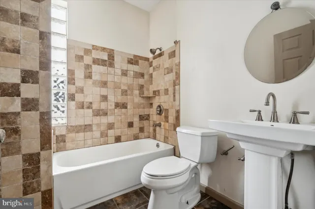 $2,300 | 1632 Willington Street, Philadelphia, PA 19121