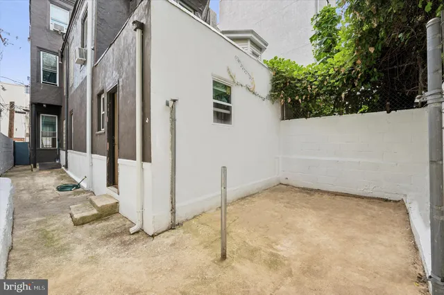 $2,300 | 1632 Willington Street, Philadelphia, PA 19121