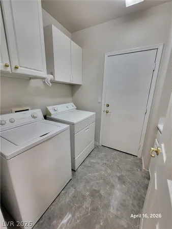 $2,295 | 8043 Shadowvale Drive, Las Vegas, NV 89147