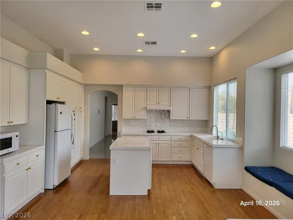 $2,295 | 8043 Shadowvale Drive, Las Vegas, NV 89147