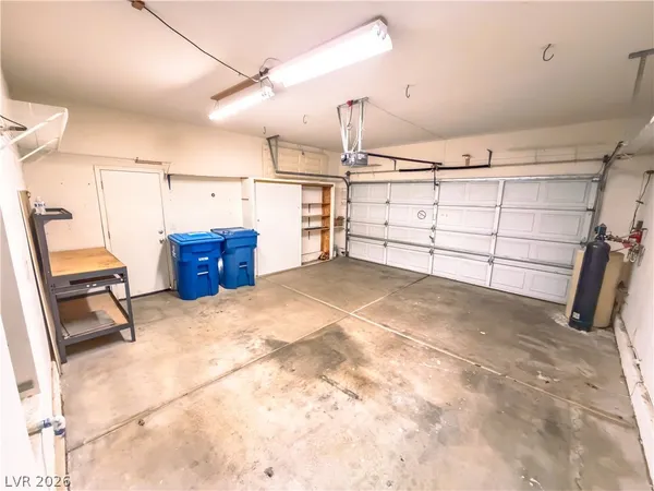 $2,360 | 8043 Shadowvale Drive, Las Vegas, NV 89147