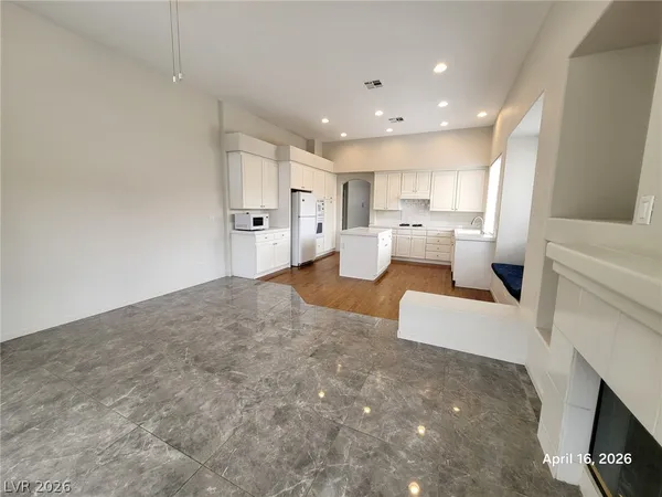 $2,295 | 8043 Shadowvale Drive, Las Vegas, NV 89147