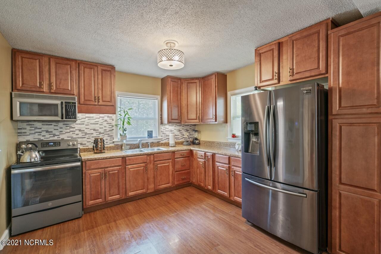 307 Lillian Road West Wilson, NC 27893 - Photo 8 of 29 Kitchen