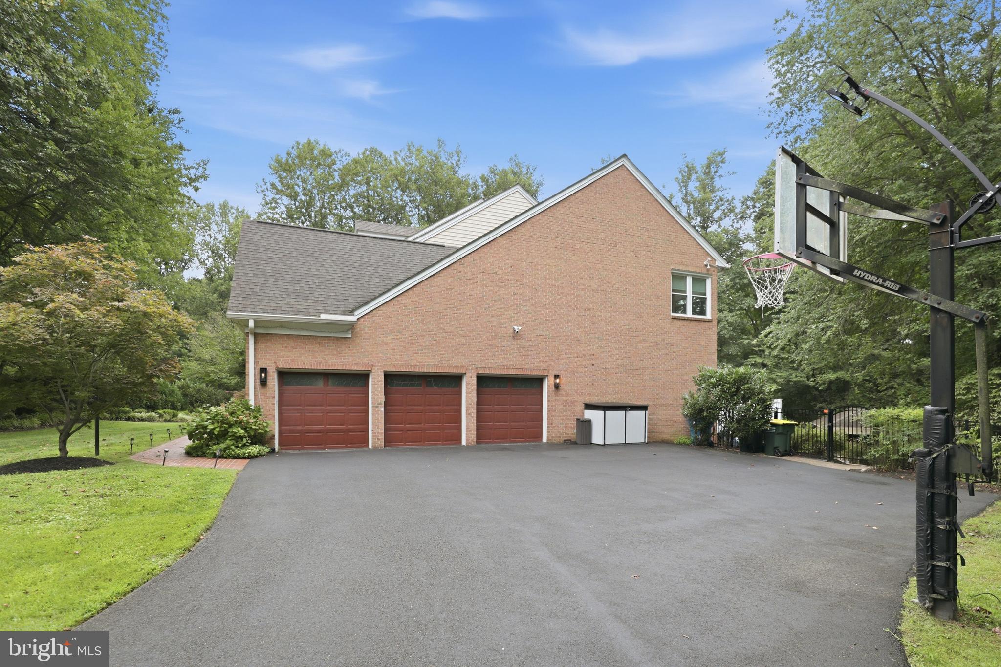 10301 Forest Maple Road Vienna, VA 22182 - Photo 2 of 67 3 Car Garage