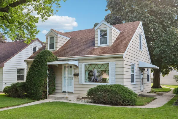 $244,900 | 2546 South 99th Street, West Allis, WI 53227