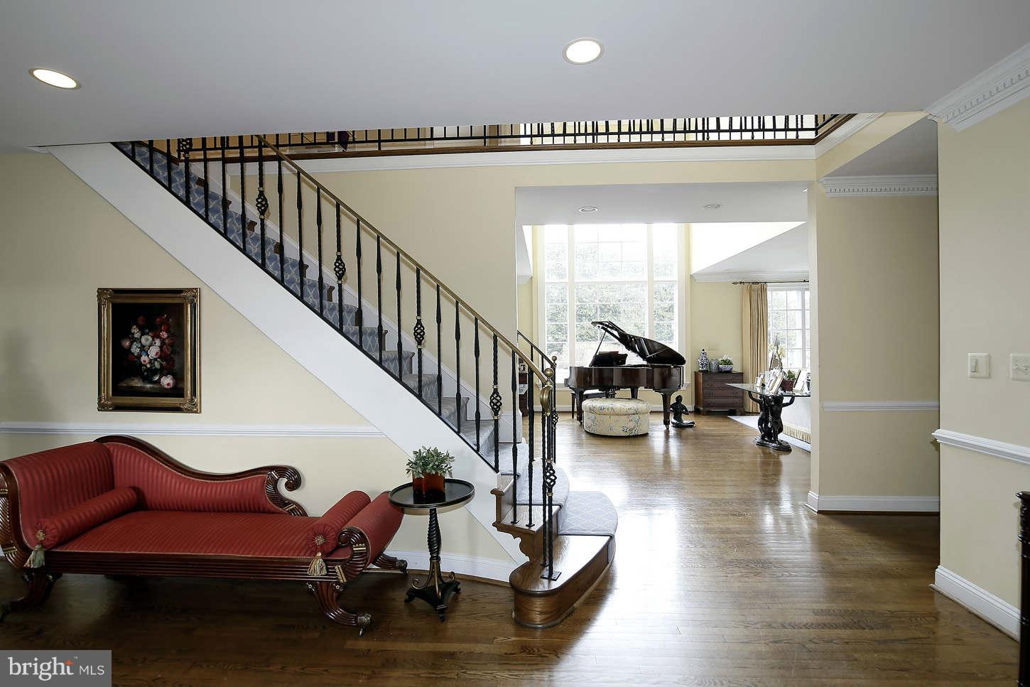 9311 River Road Potomac, MD 20854 - Photo 11 of 29 Front Hall
