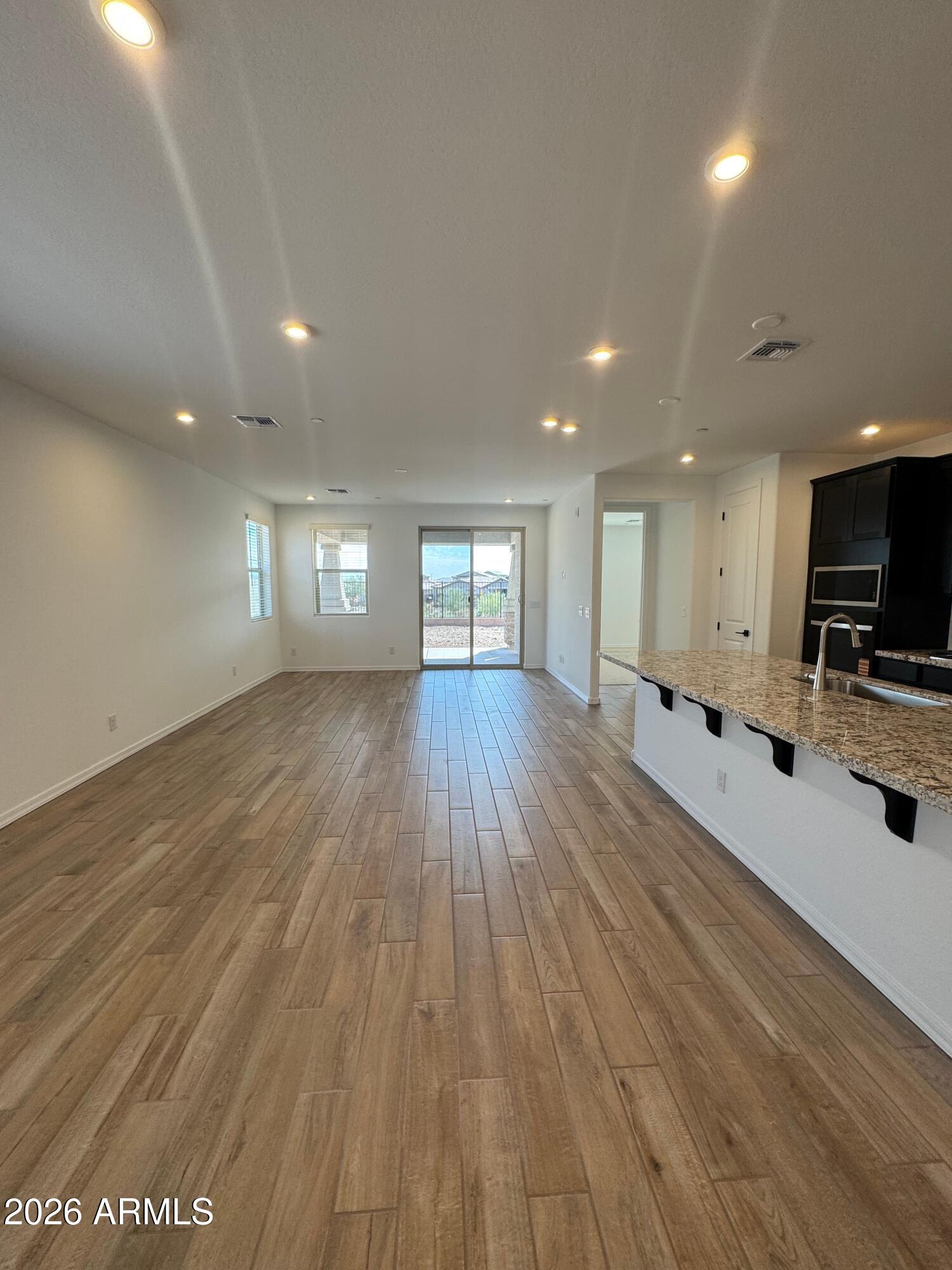 13327 West Eagle Feather Road Peoria, AZ 85383 - Photo 2 of 9