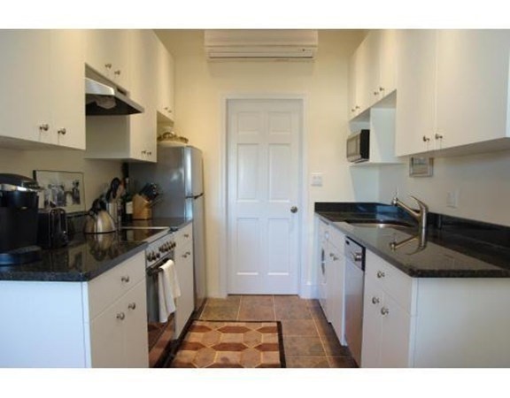 76 Commonwealth Avenue, Unit 11 Boston, MA 02116 - Photo 2 of 5