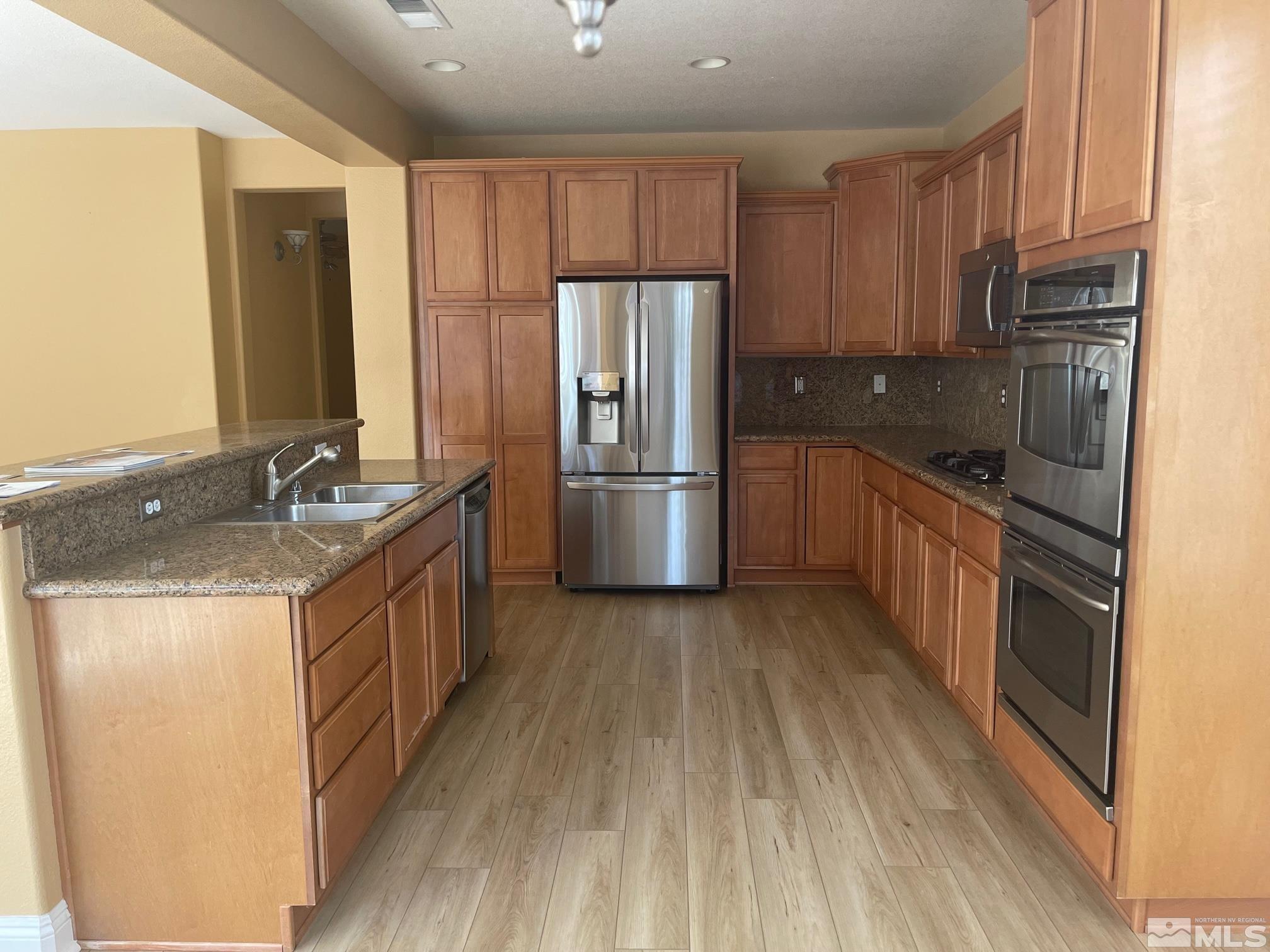 640 Aberdeen Court Reno, NV 89521 - Photo 7 of 39 Photo 7