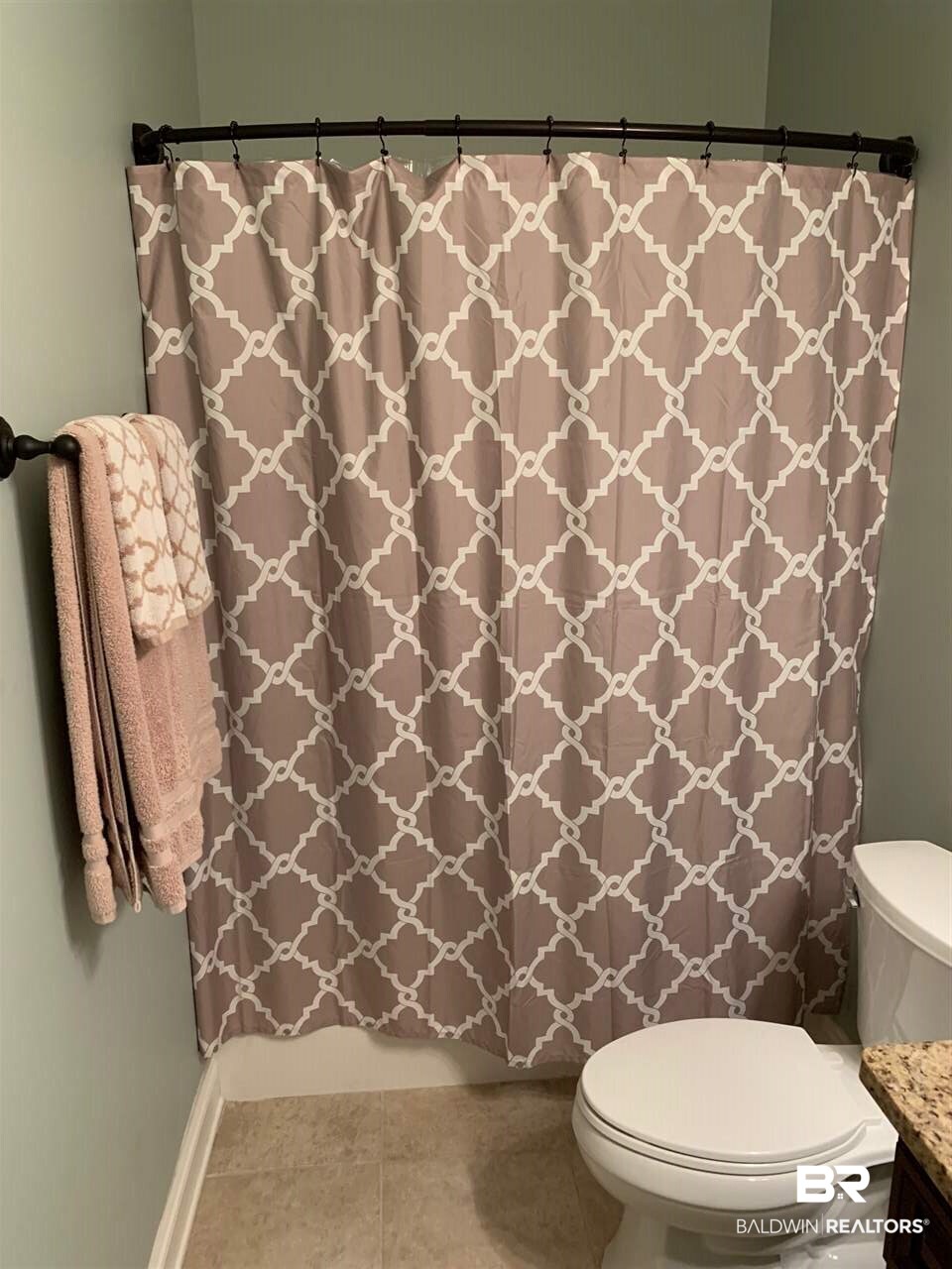 6154 Louise Place West Mobile, AL 36609 - Photo 18 of 25 Guest Bathroom