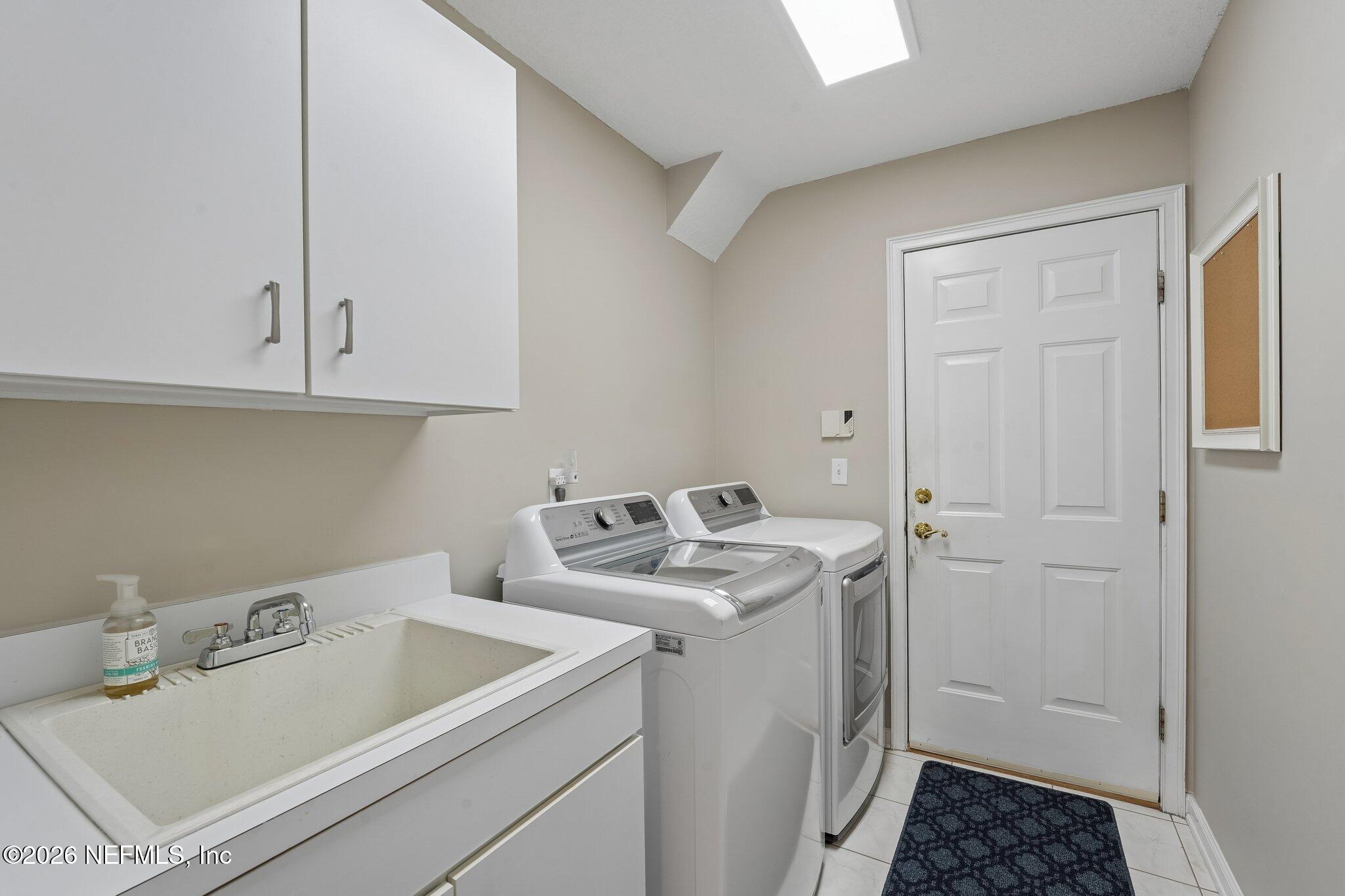1749 Preserve Point Terrace Fleming Island, FL 32003 - Photo 52 of 60 Laundry Room