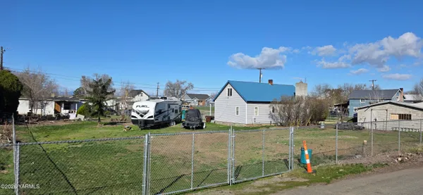 $300,000 | 1412 West Nob Hill Boulevard, Yakima, WA 98901