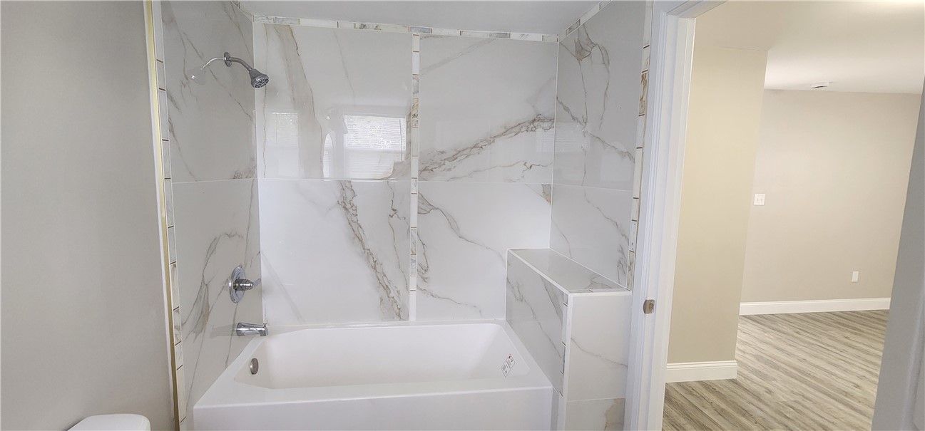 47 Oak Ridge Drive Decatur, IL 62521 - Photo 15 of 23 primary bath tile