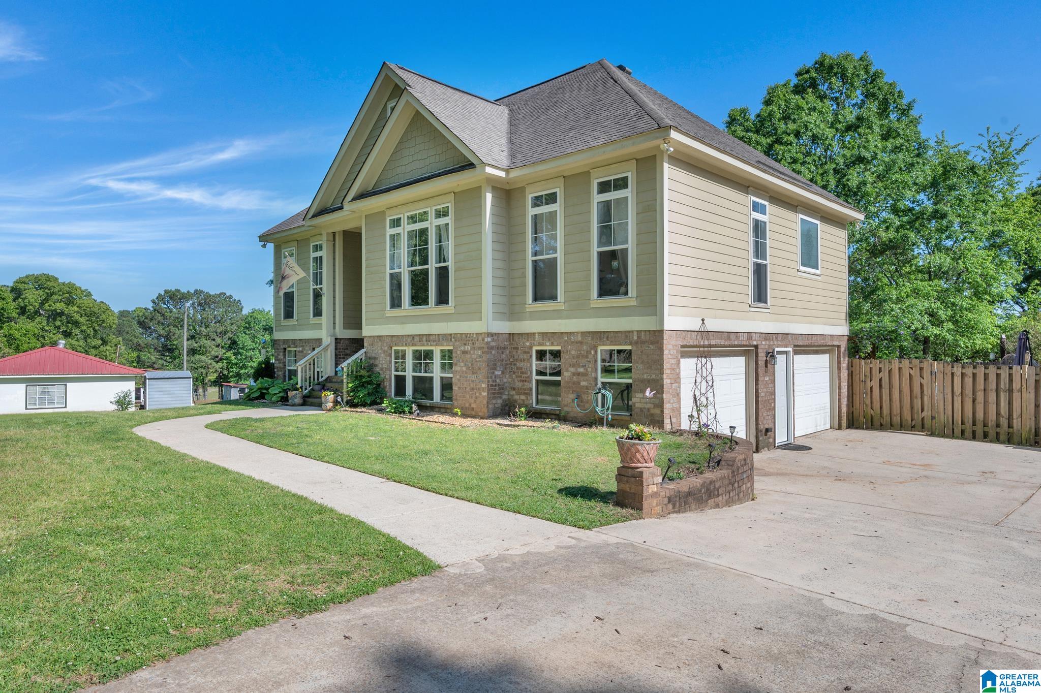 8434 Wade Road Warrior, AL 35180 - Photo 2 of 34