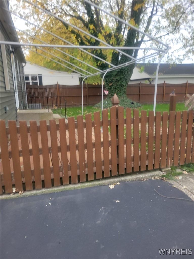 156 Frederick Road Tonawanda, NY 14150 - Photo 9 of 34