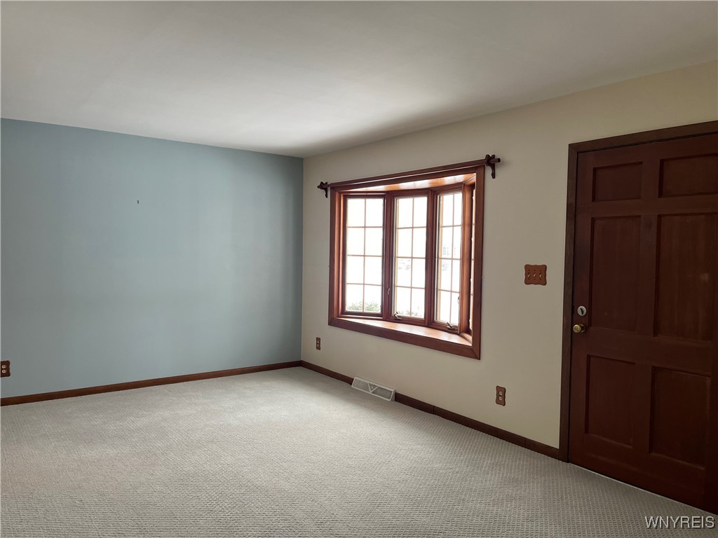 156 Frederick Road Tonawanda, NY 14150 - Photo 10 of 34