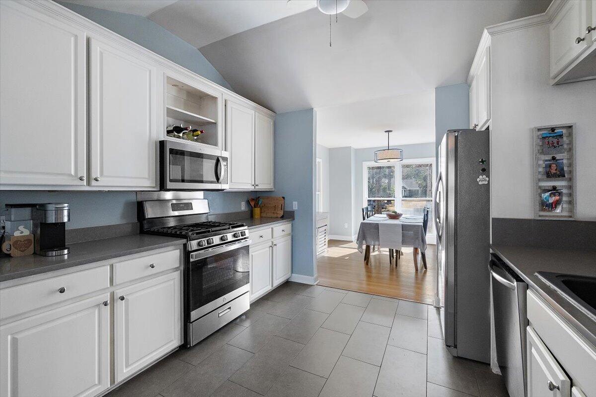 3582 Heathermoor Court Mount Pleasant, SC 29466 - Photo 11 of 54 14-BN0A1449