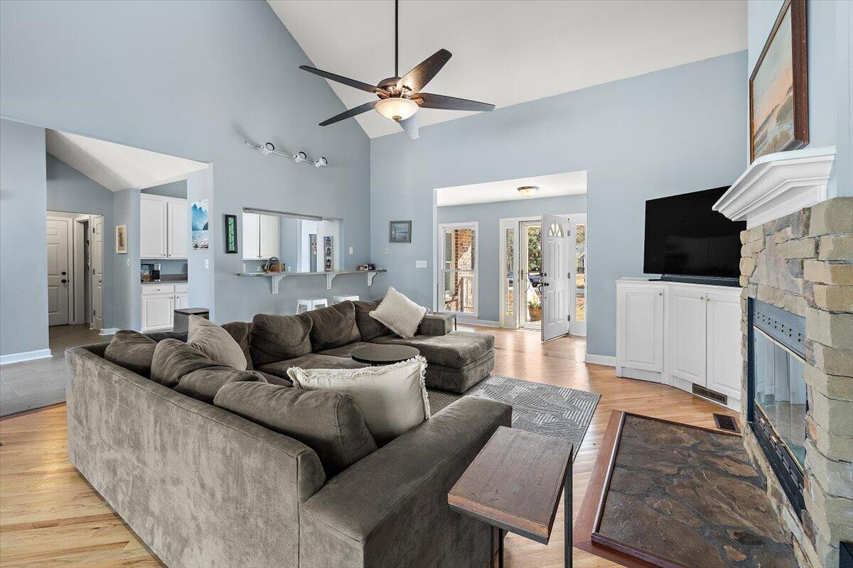 3582 Heathermoor Court Mount Pleasant, SC 29466 - Photo 6 of 54 08-BN0A1473