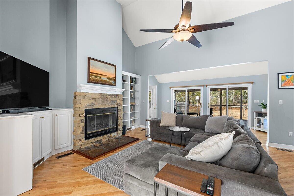 3582 Heathermoor Court Mount Pleasant, SC 29466 - Photo 7 of 54 09-BN0A1470