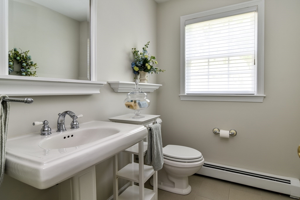 35 Orchard Road Ashland, MA 01721 - Photo 11 of 33