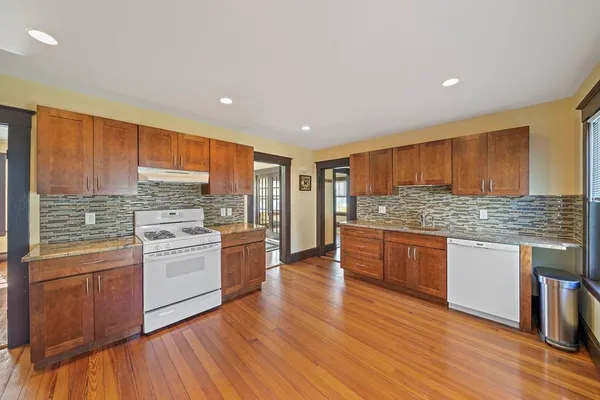 $2,500 | 44 Chapel Court, Unit 2, Norwood, MA 02062