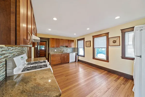 $2,500 | 44 Chapel Court, Unit 2, Norwood, MA 02062