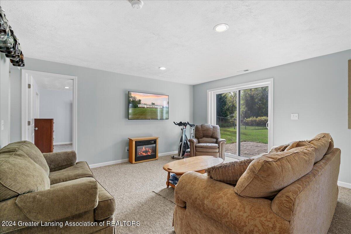 203 West Herbison Road Dewitt, MI 48820 - Photo 17 of 40 37-Media Jett - 36