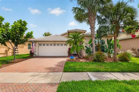 $425,000 | 15929 Golden Lakes Drive, Wimauma, FL 33598