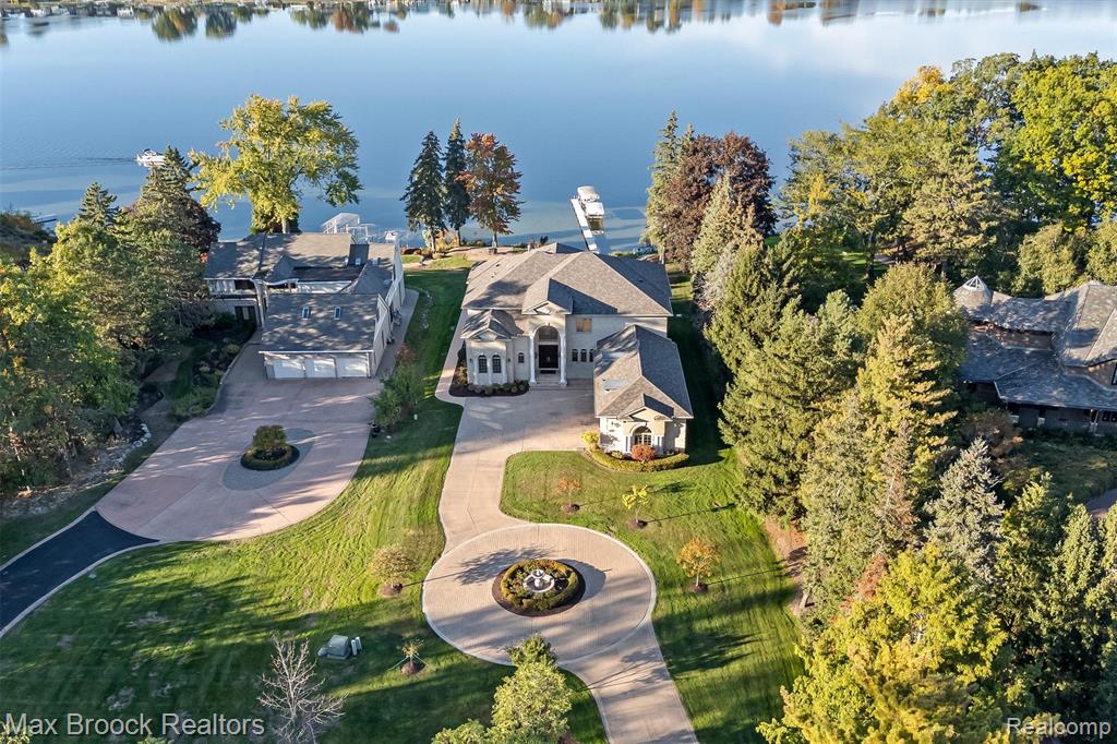 4764 Dow Ridge Road West Bloomfield, MI 48324 - Photo 4 of 97