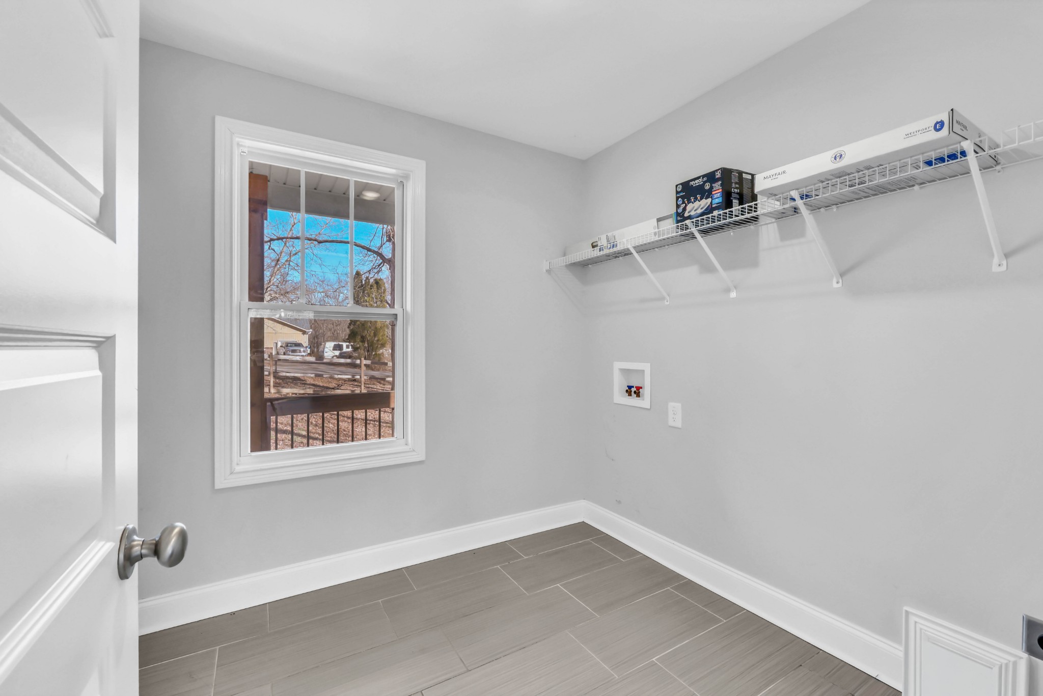 2320 Bearden Road Clarksville, TN 37043 - Photo 21 of 44 an empty room with windows and closet