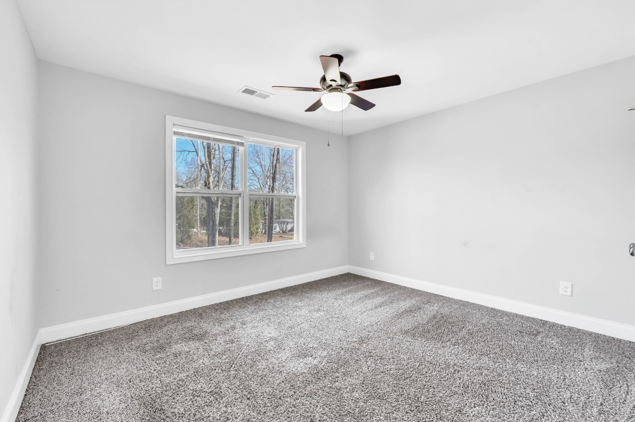 2320 Bearden Road Clarksville, TN 37043 - Photo 31 of 44 a view of an empty room with a window