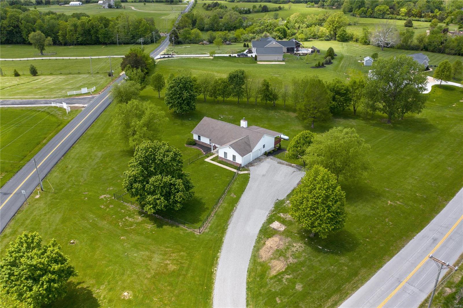 4495 Wilson Road Defiance, MO 63341 - Photo 23 of 29 Gallery Image 23