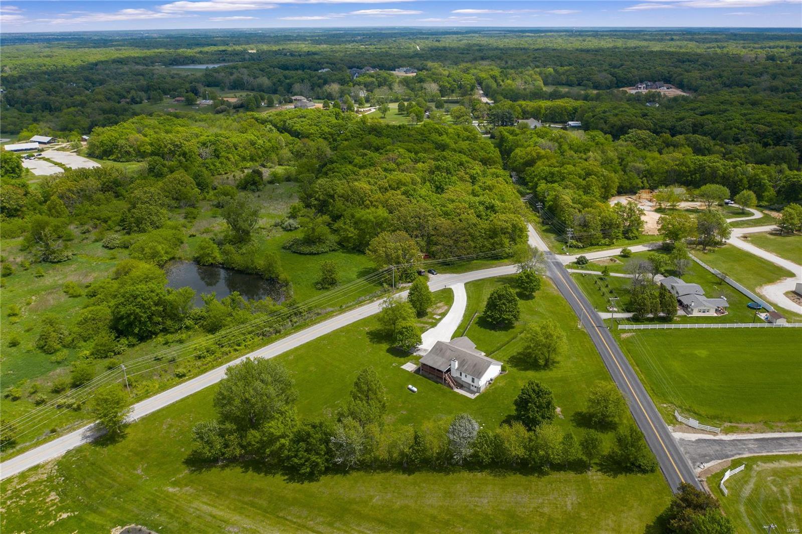 4495 Wilson Road Defiance, MO 63341 - Photo 28 of 29 Gallery Image 28