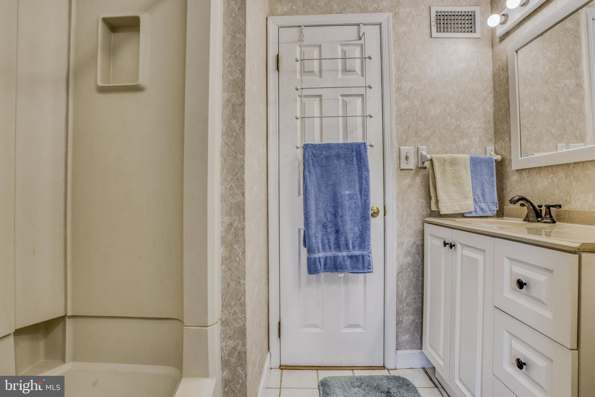8619 Sherington Road Baltimore, MD 21236 - Photo 29 of 42 Upstairs hall bath